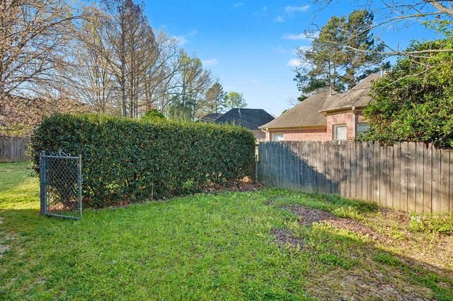 8726 MEADOW GREEN DR, Memphis, TN 38016