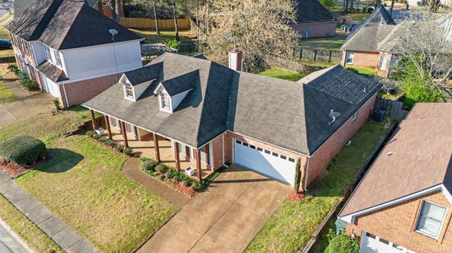 8726 MEADOW GREEN DR, Memphis, TN 38016