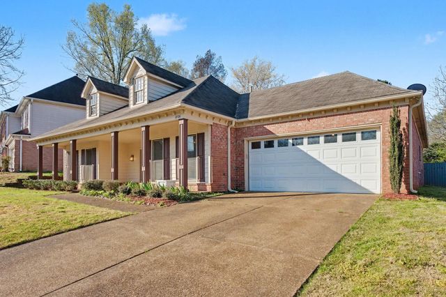 8726 MEADOW GREEN DR, Memphis, TN 38016