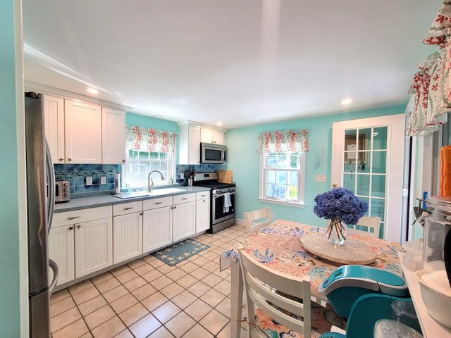 18 Lyndale Road, Yarmouth, MA 02664