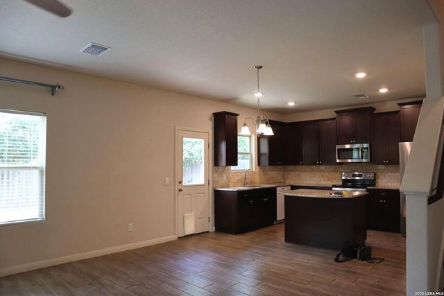 7823 Sunrise Cay, San Antonio, TX 78251