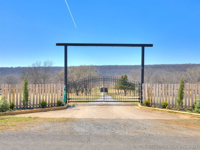 4628 S 193rd West Avenue, Sand Springs, OK 74063