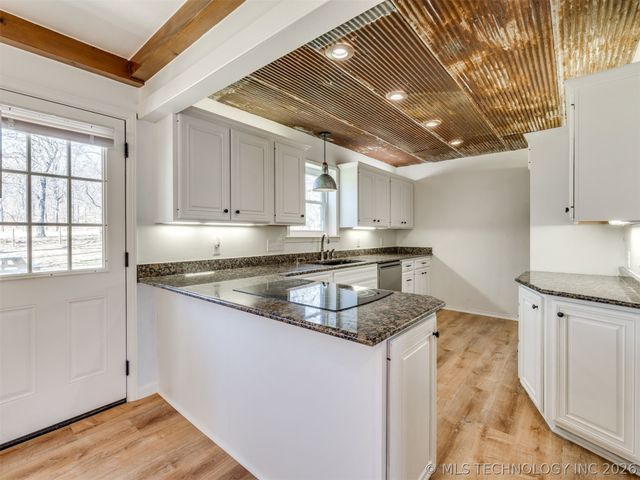 4628 S 193rd West Avenue, Sand Springs, OK 74063