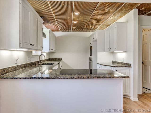 4628 S 193rd West Avenue, Sand Springs, OK 74063