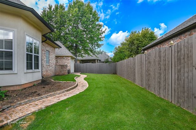 200 Evangeline Walk, Bossier City, LA 71111