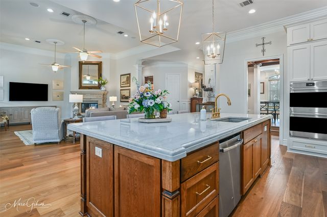 200 Evangeline Walk, Bossier City, LA 71111