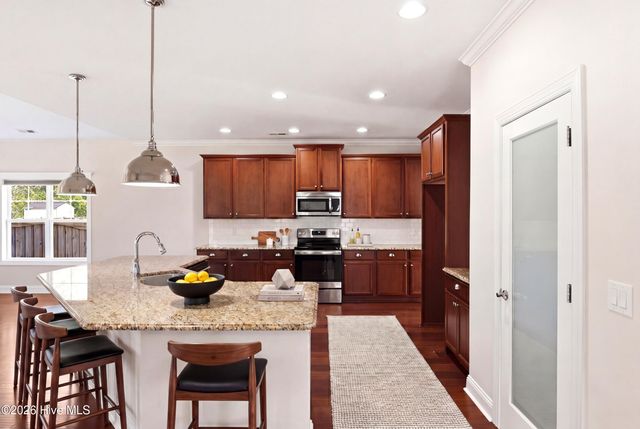 90 W Bailey Lane, Hampstead, NC 28443