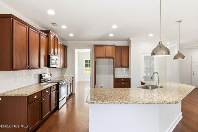 90 W Bailey Lane, Hampstead, NC 28443