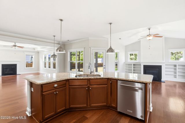 90 W Bailey Lane, Hampstead, NC 28443