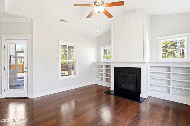 90 W Bailey Lane, Hampstead, NC 28443