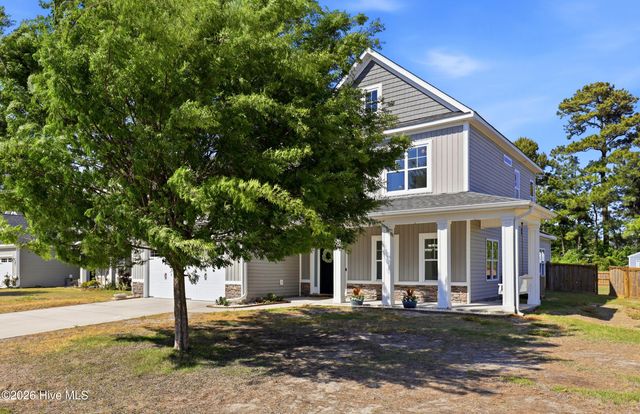 90 W Bailey Lane, Hampstead, NC 28443