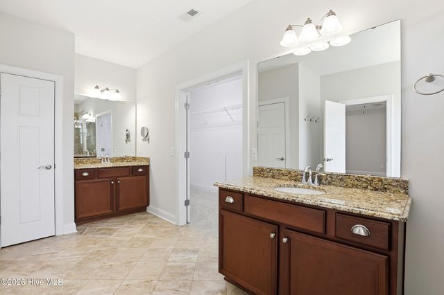 90 W Bailey Lane, Hampstead, NC 28443