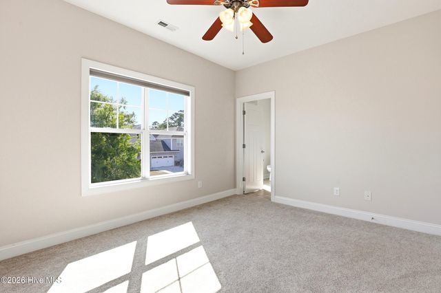 90 W Bailey Lane, Hampstead, NC 28443