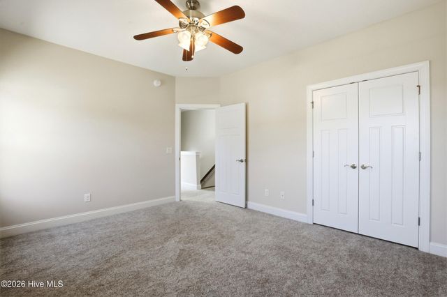 90 W Bailey Lane, Hampstead, NC 28443