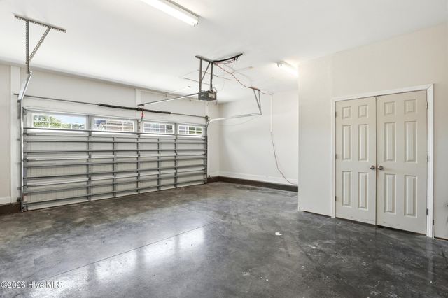 90 W Bailey Lane, Hampstead, NC 28443