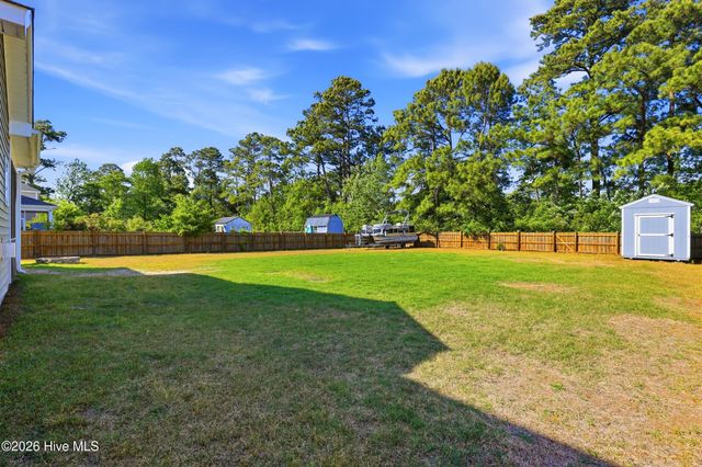 90 W Bailey Lane, Hampstead, NC 28443