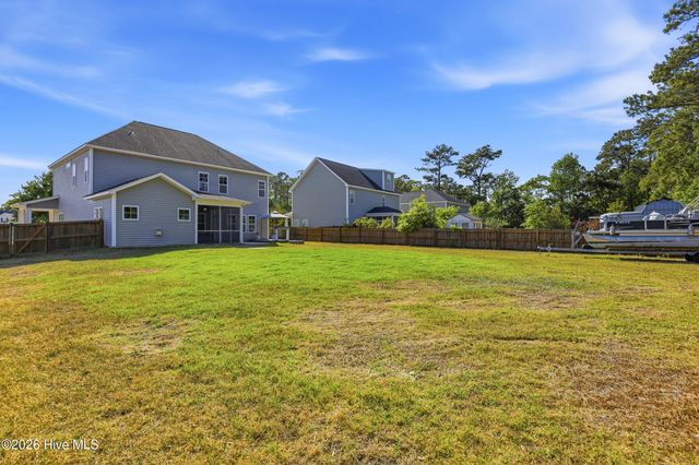90 W Bailey Lane, Hampstead, NC 28443
