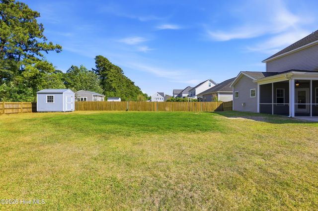 90 W Bailey Lane, Hampstead, NC 28443