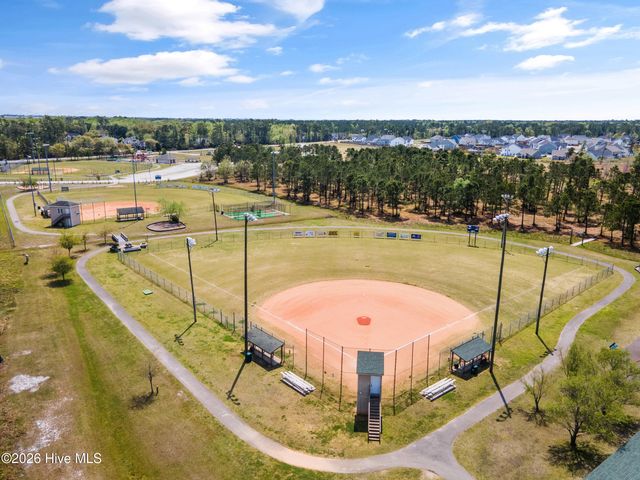 90 W Bailey Lane, Hampstead, NC 28443