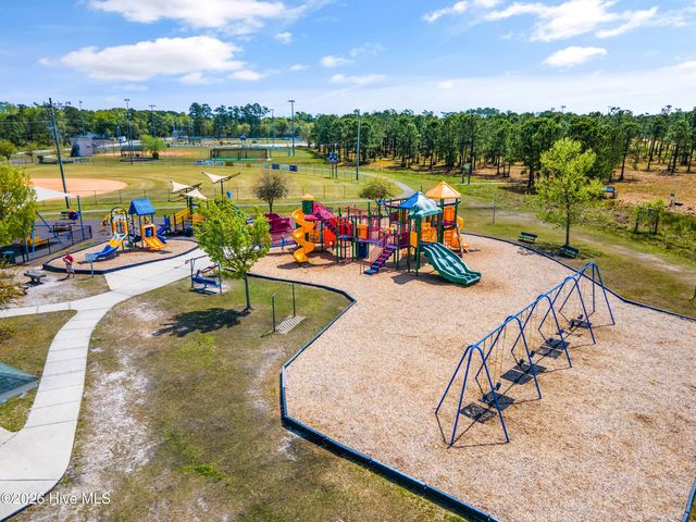 90 W Bailey Lane, Hampstead, NC 28443