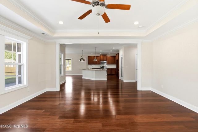 90 W Bailey Lane, Hampstead, NC 28443