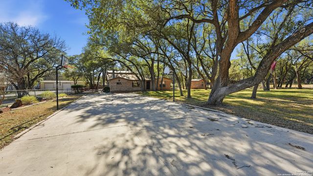 1248 Edwards, New Braunfels, TX 78132