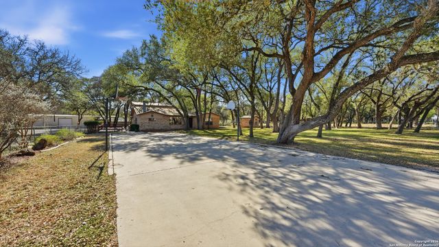 1248 Edwards, New Braunfels, TX 78132