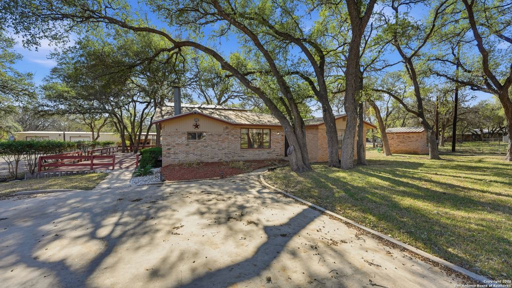 1248 Edwards, New Braunfels, TX 78132
