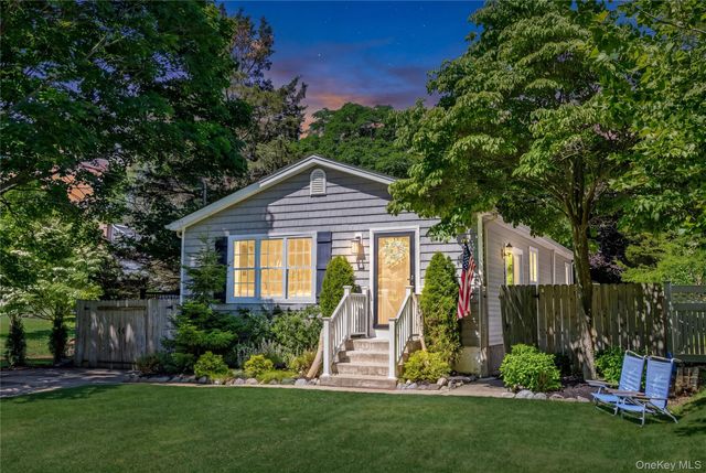18 N Hampton Avenue, Miller Place, NY 11764