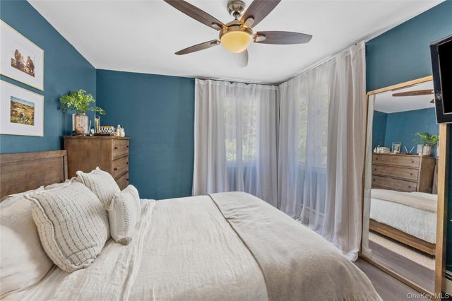 18 N Hampton Avenue, Miller Place, NY 11764