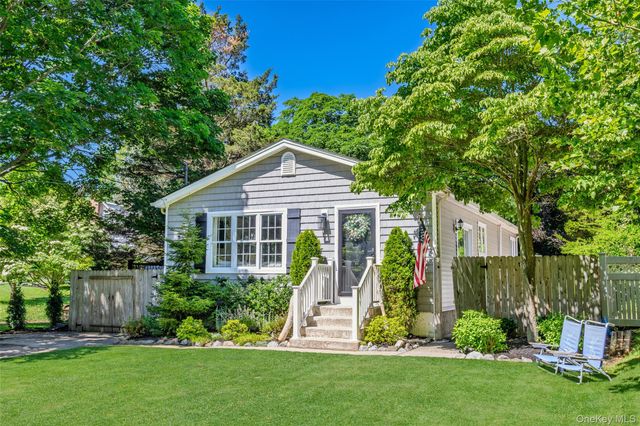 18 N Hampton Avenue, Miller Place, NY 11764