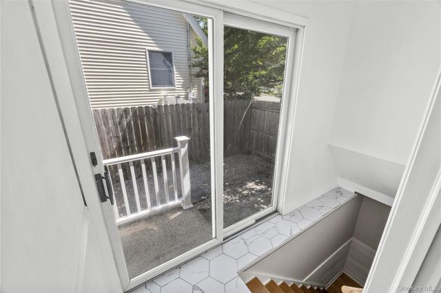 18 N Hampton Avenue, Miller Place, NY 11764