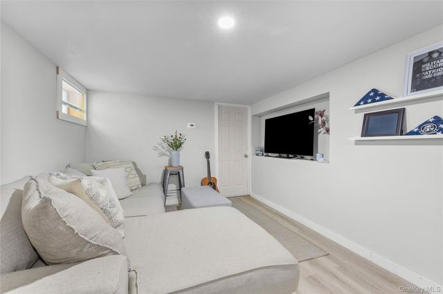 18 N Hampton Avenue, Miller Place, NY 11764