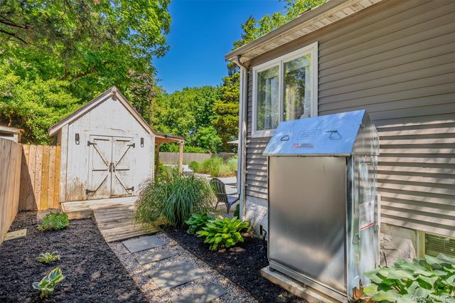 18 N Hampton Avenue, Miller Place, NY 11764