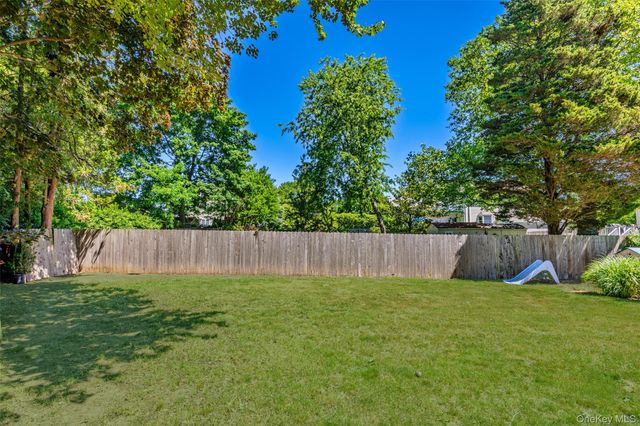 18 N Hampton Avenue, Miller Place, NY 11764