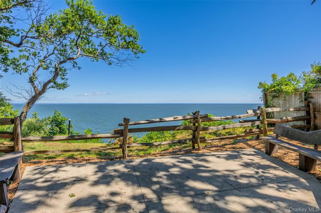 18 N Hampton Avenue, Miller Place, NY 11764