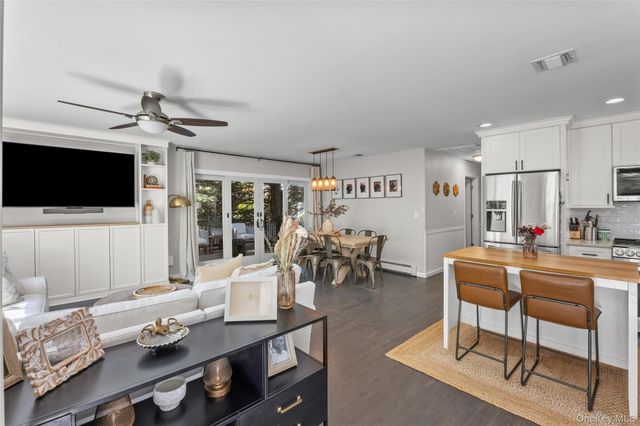 18 N Hampton Avenue, Miller Place, NY 11764