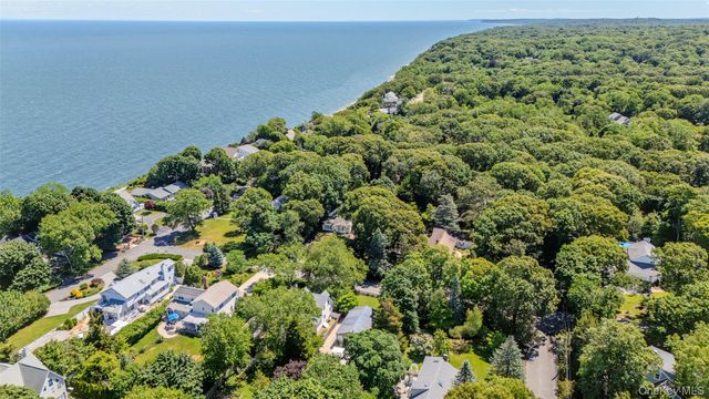18 N Hampton Avenue, Miller Place, NY 11764