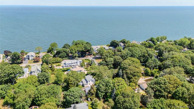 18 N Hampton Avenue, Miller Place, NY 11764