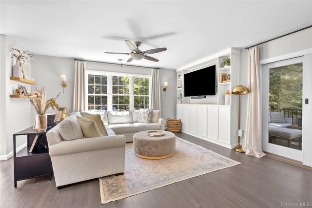 18 N Hampton Avenue, Miller Place, NY 11764