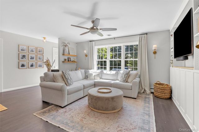 18 N Hampton Avenue, Miller Place, NY 11764