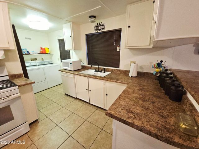 642 N 68th Avenue 79, Phoenix, AZ 85043