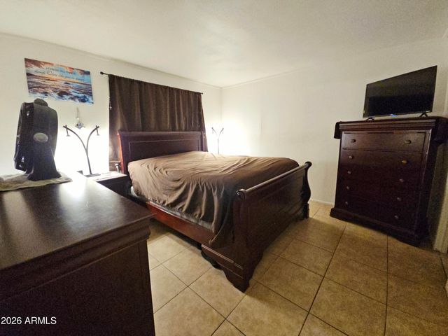 642 N 68th Avenue 79, Phoenix, AZ 85043