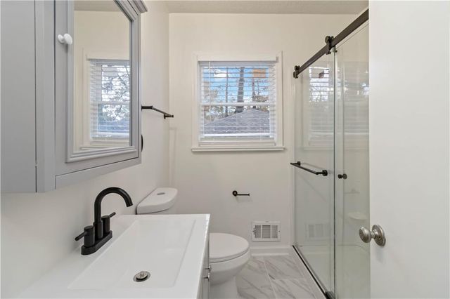 3035 Mclendon NW Circle, Atlanta, GA 30318