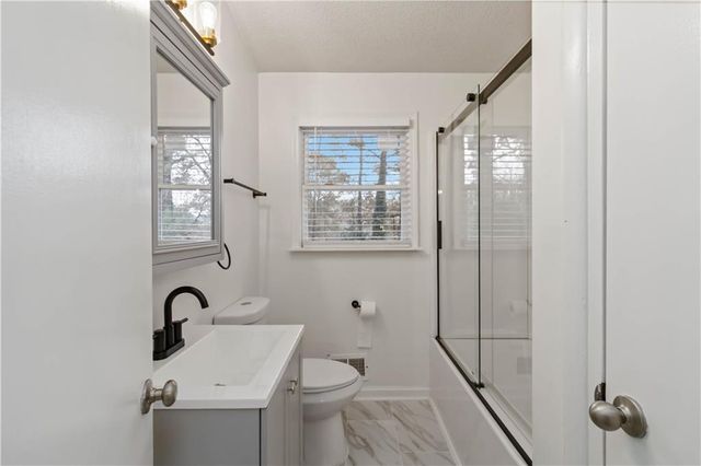 3035 Mclendon NW Circle, Atlanta, GA 30318