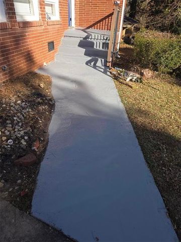 3035 Mclendon NW Circle, Atlanta, GA 30318