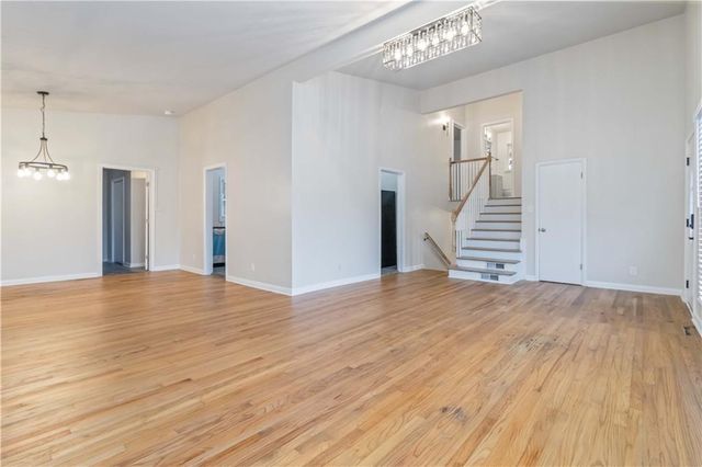 3035 Mclendon NW Circle, Atlanta, GA 30318