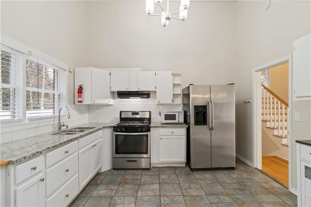 3035 Mclendon NW Circle, Atlanta, GA 30318