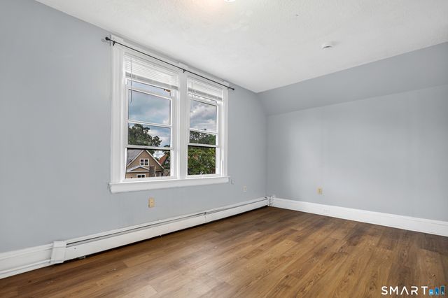 141 Homestead Avenue 3rd Fl, Hartford, CT 06112