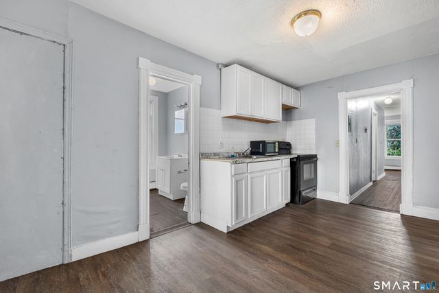 141 Homestead Avenue 3rd Fl, Hartford, CT 06112